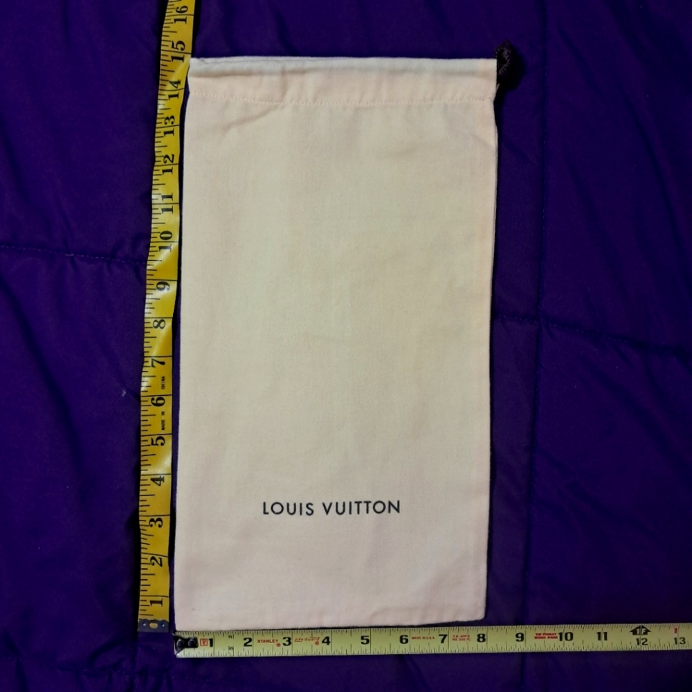 Small LOUIS VUITTON dust bag